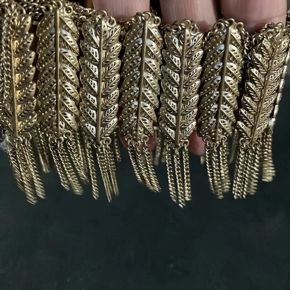 Bold Fringe goldtone stretch bracket - Picture 5 of 6